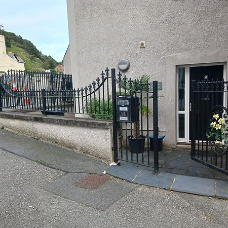 Bodlondeb Castle Bed & Breakfast { Central Llandudno} Экстерьер фото