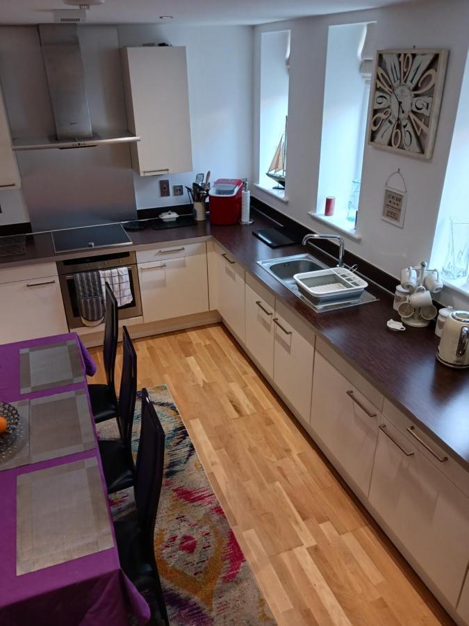 Bodlondeb Castle Bed & Breakfast { Central Llandudno} Экстерьер фото