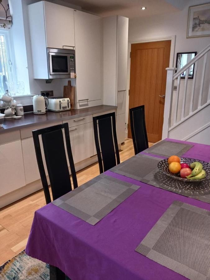 Bodlondeb Castle Bed & Breakfast { Central Llandudno} Экстерьер фото